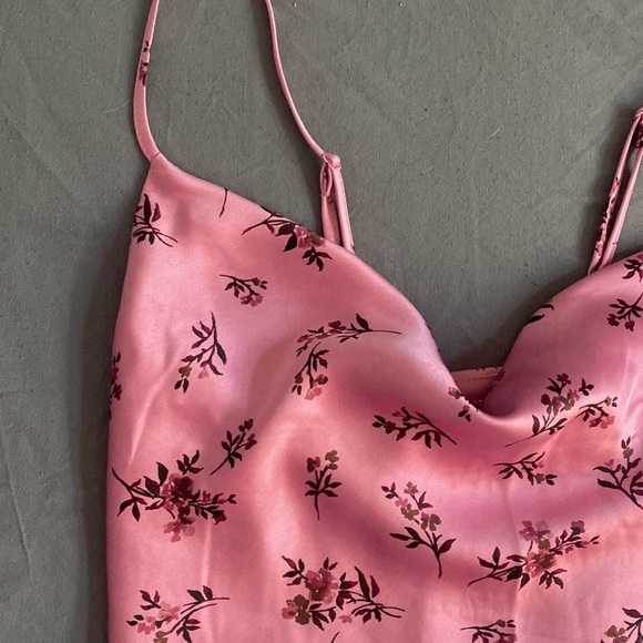 Floral Satin Cowl Handkerchief Cami Crop Top Size Large NWT - Picture 8 of 9